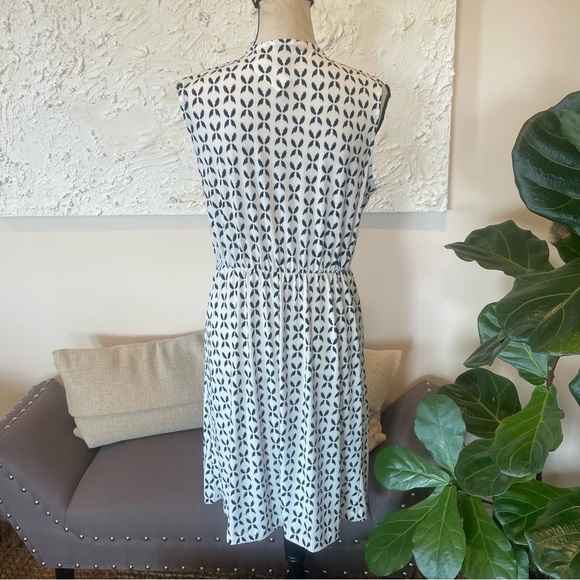 Banana Republic Faux Wrap Dress Women's Sleeveless Blue White Sz M NWT - Picture 2 of 8